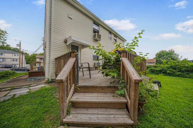 Building Photo - 420 Kipp Ave