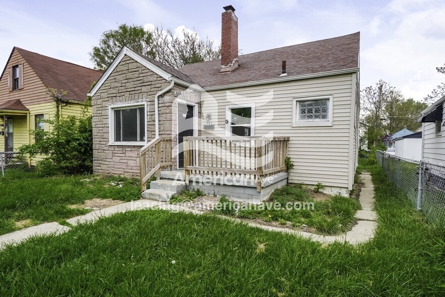 Building Photo - 982 E 14th Ave