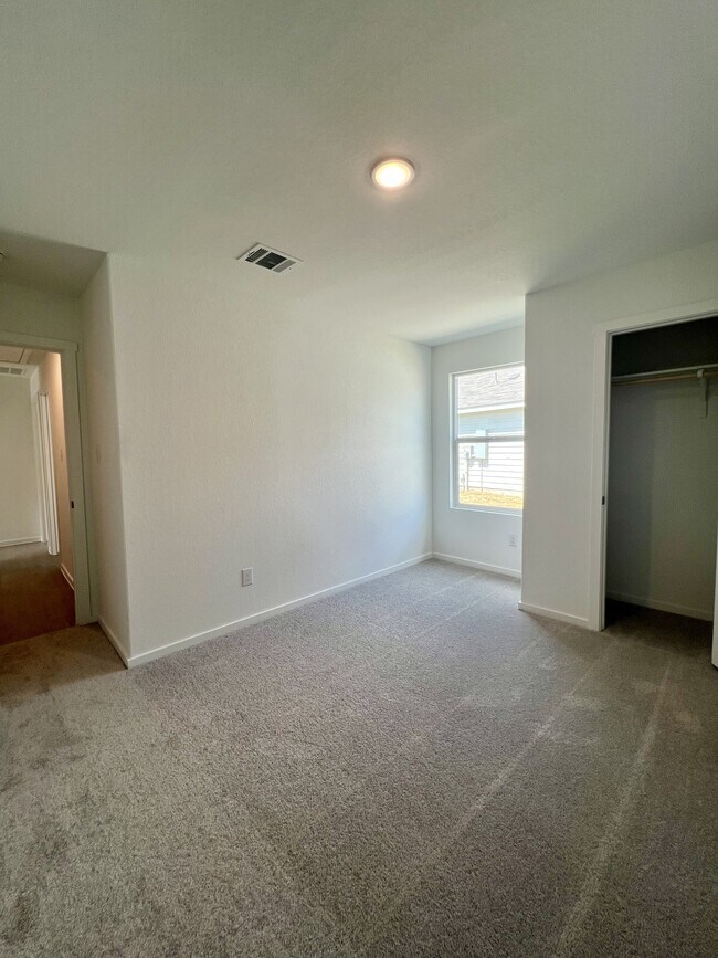 Building Photo - 9175 Trails End