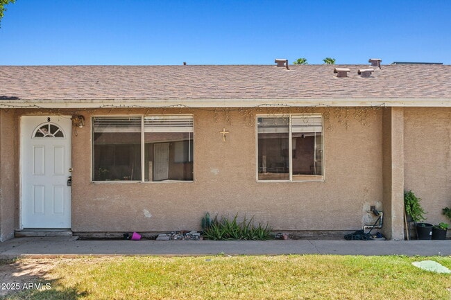 Building Photo - 555 S Bellview