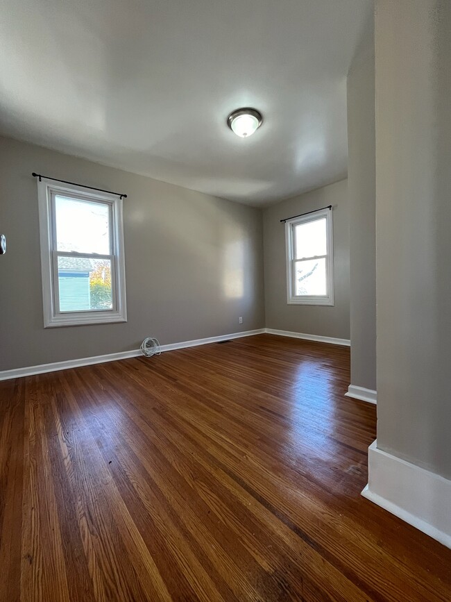 Upstairs Back Bedroom - 830 Elmwood Ave