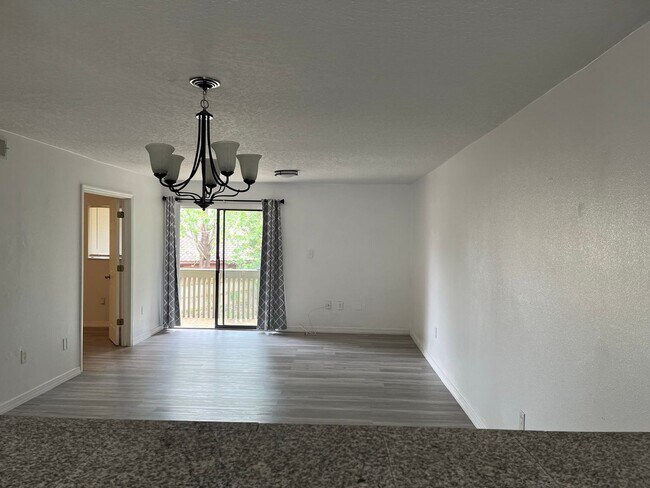 Building Photo - 2/2 Condo in Winter Park Woods!