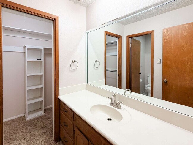 Building Photo - Charming 3-Bedroom Haven with Cozy Fireplace in North Richland Hills!