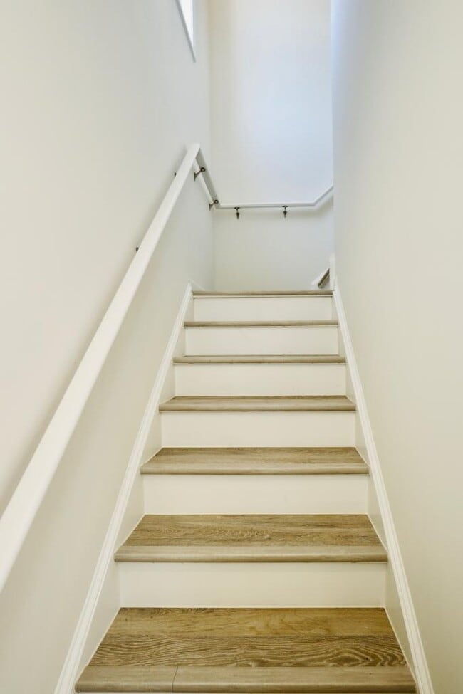 Building Photo - 811 S Cameron St