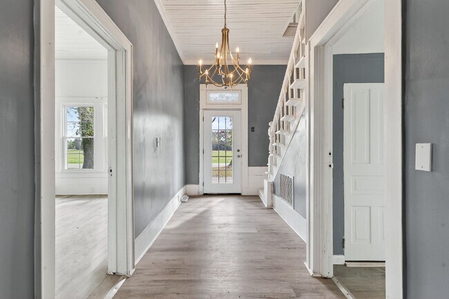 Building Photo - 409 Meadow Rd