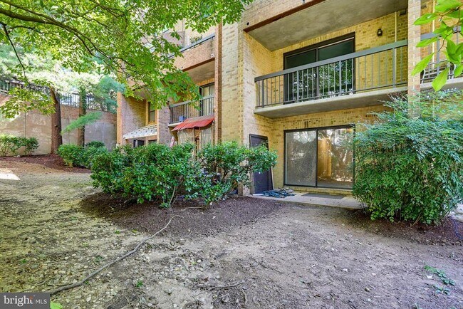 Building Photo - 5139 Dudley Ln