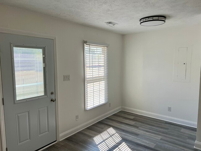 Building Photo - 48 Fox Run Ln