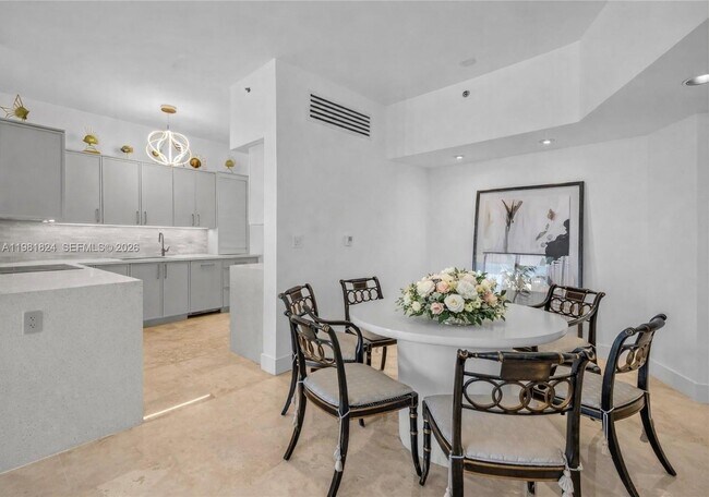 Building Photo - 400 Alton Rd