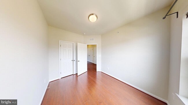Building Photo - 3616 Summer House St