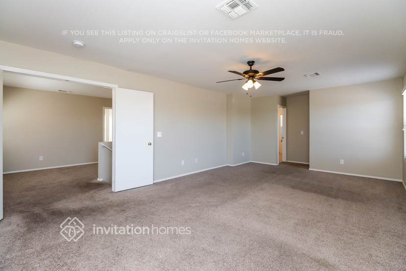 Building Photo - 2066 E Spruce Dr