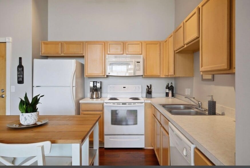 Building Photo - 3310 Nicollet Ave