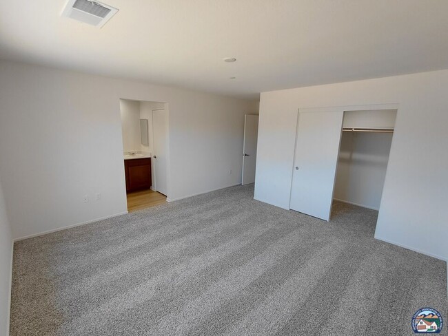Building Photo - 475 Palomino Ct