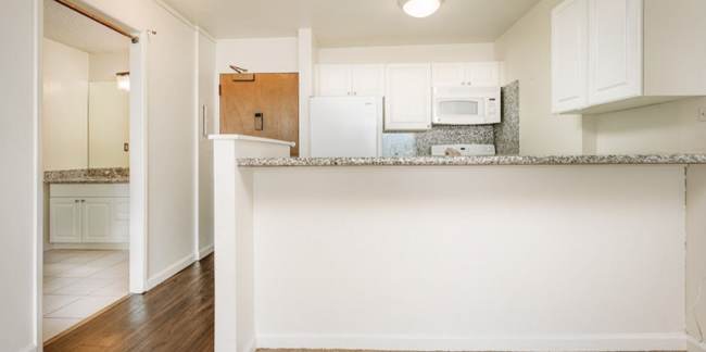 Building Photo - 1269-V