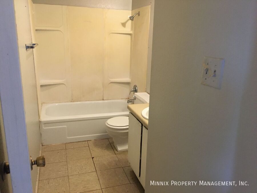 Building Photo - 624 S Crosby St