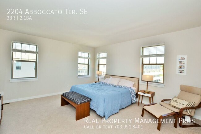 Building Photo - 2204 Abboccato Terrace SE