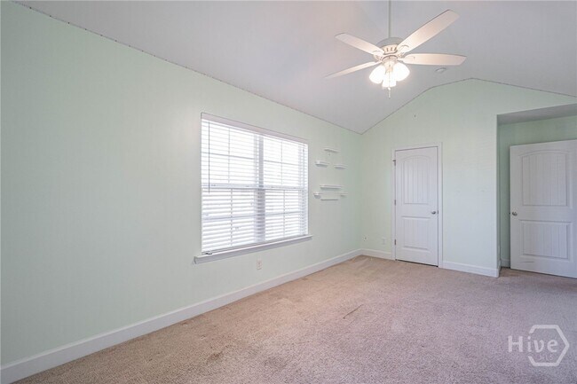 Building Photo - 100 Springcreek Ln