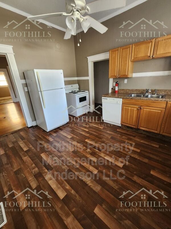 Building Photo - 110 N Prevost St