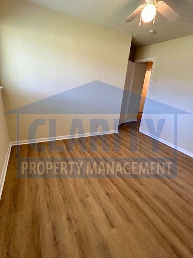 Building Photo - Three bedroom ranch-style home in Chattanooga!