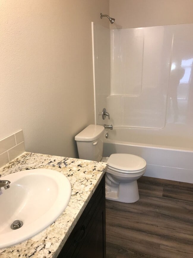 Building Photo - December Rent FREE w/ 12m Lease! Newer Construction Duplex!!