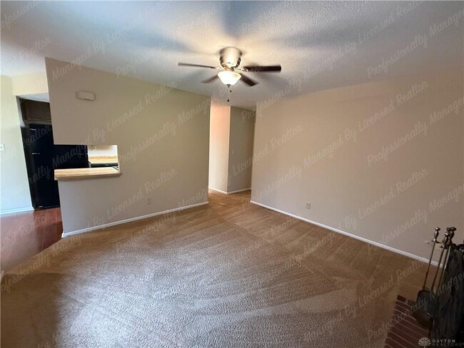 Building Photo - 4418-4420 Edelweiss Dr