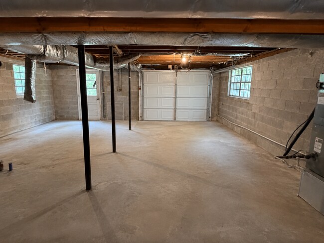 Building Photo - 631 Medlin Rd NW