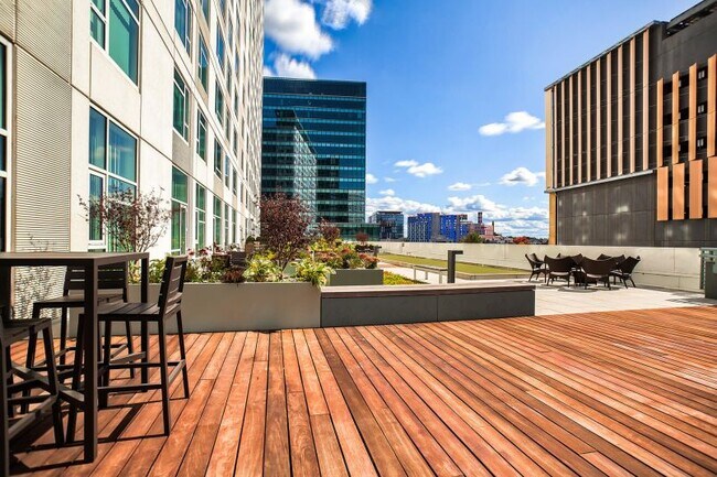 Building Photo - 505 Congress St