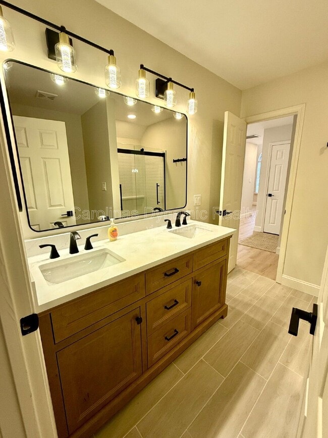 Building Photo - 8811 Roseton Ln