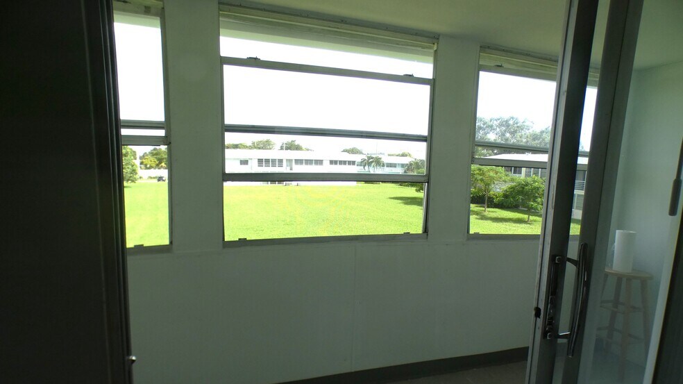 Building Photo - 138 Westbury G