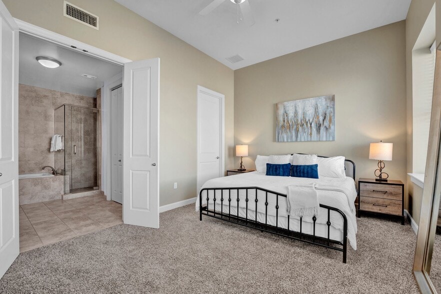 Building Photo - Metro67