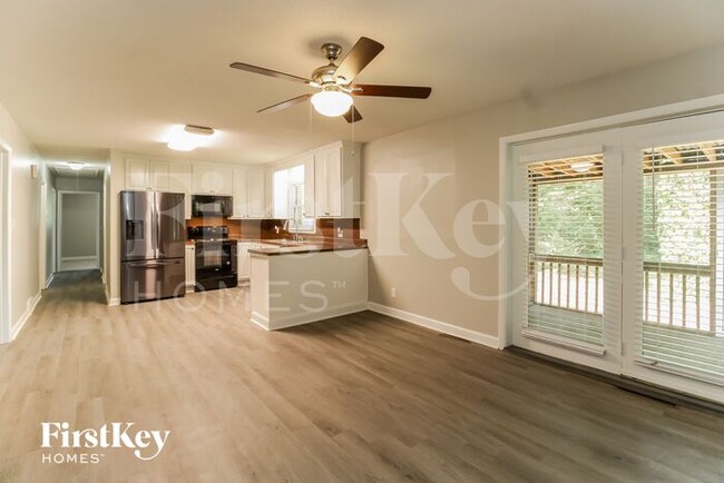 Building Photo - 3520 Langdale Dr