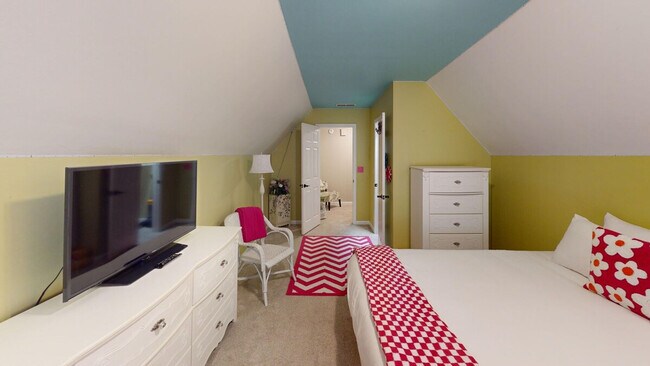 Building Photo - 2196 Major Loring Way SW