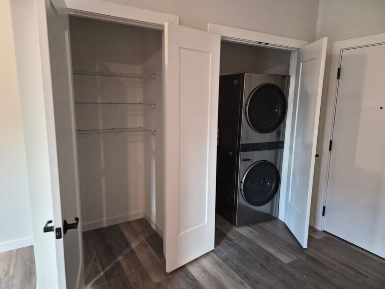 Building Photo - 36 Pleasant St