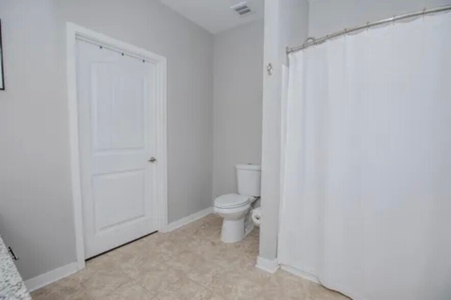 Building Photo - 1118 Litton Ave