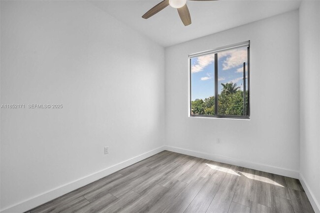 Building Photo - 309 NW 7th Ct