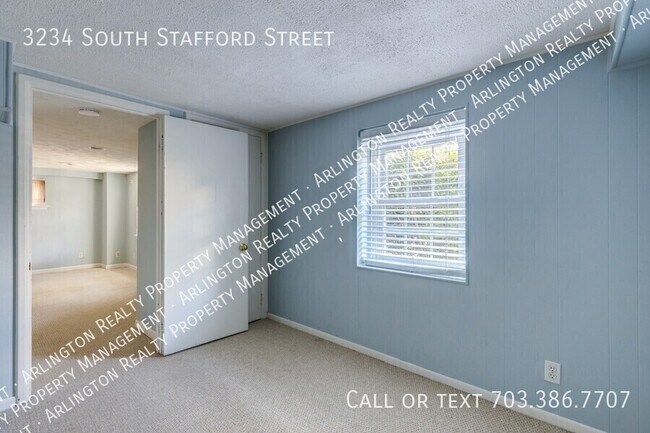 Building Photo - 3234 S Stafford St