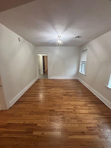 Building Photo - 5054 Winona Ave