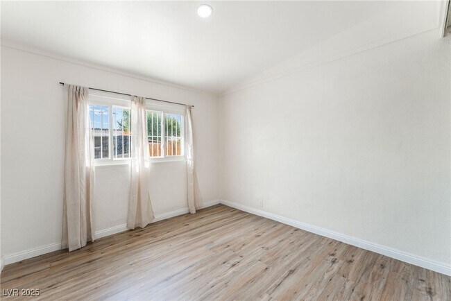 Building Photo - 2629 Hickey Ave