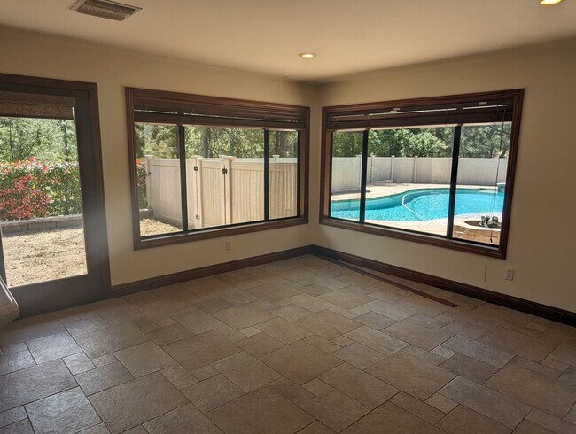 Building Photo - Luxury 5 Bedroom Home in Palo Verde Ranch