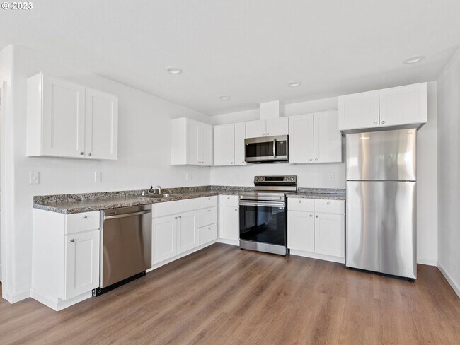 Building Photo - 600 N Earl Ct