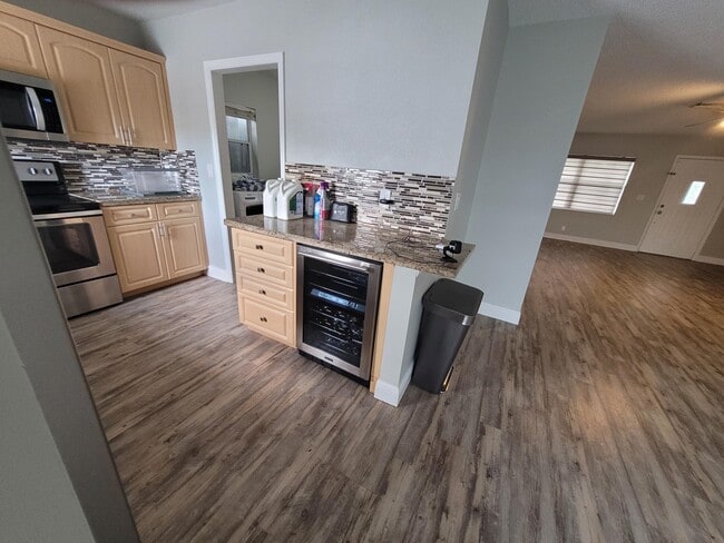 Building Photo - 516 NW 54th St