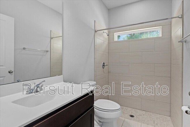 Building Photo - 246 Hutchinson Ln