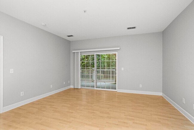 Building Photo - 8441 Callabee Way