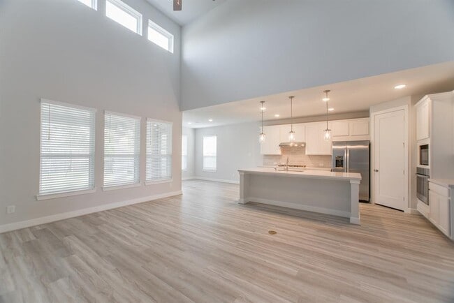 Building Photo - 155 Renodes Garden Ln