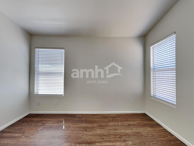 Building Photo - 11436 E Pronghorn Ave