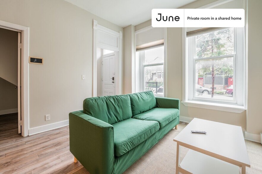 Building Photo - Room in Shared 3 bed/2 bath home