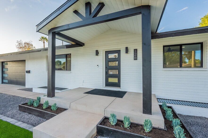 Front #3 - 126 E Palmcroft Dr