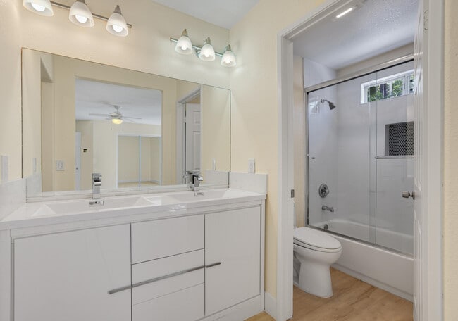 Building Photo - 53405 Avenida Rubio
