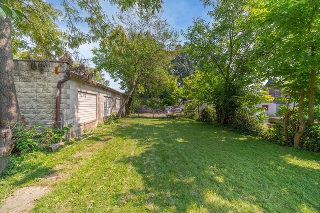 Building Photo - 810 Miller Ave
