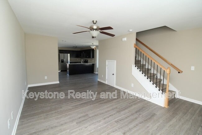 Building Photo - 301 Landrum Pl