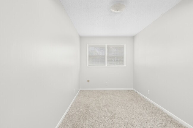 Building Photo - 1003 Coronado Ave SE